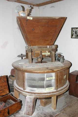 x8734.jpg
